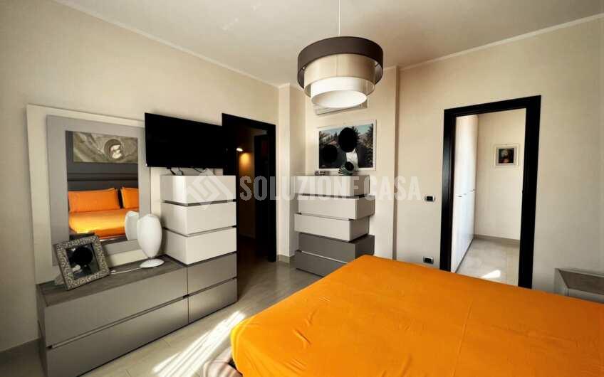 SC1261 Villa bifamiliare su 3 livelli di recente costruzione con giardino privato