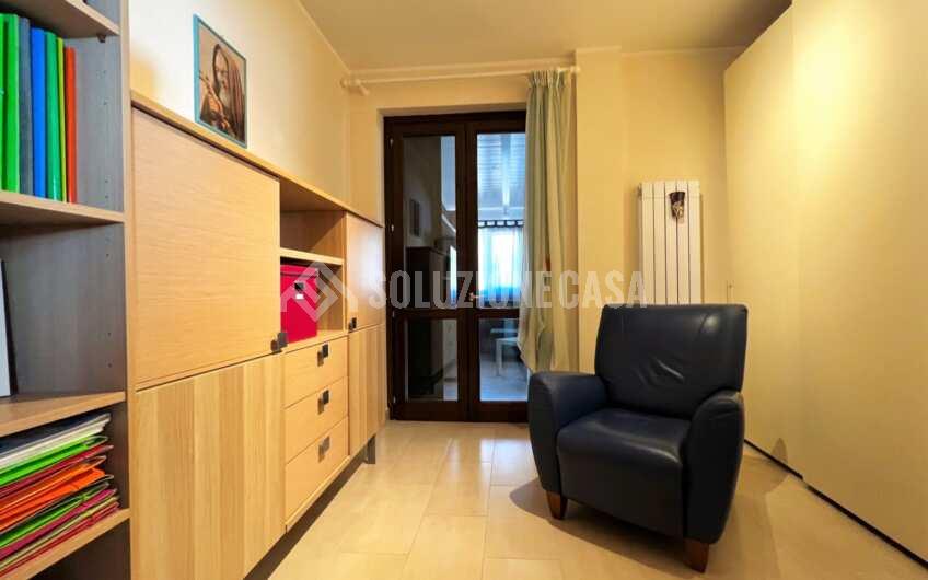 SC1261 Villa bifamiliare su 3 livelli di recente costruzione con giardino privato