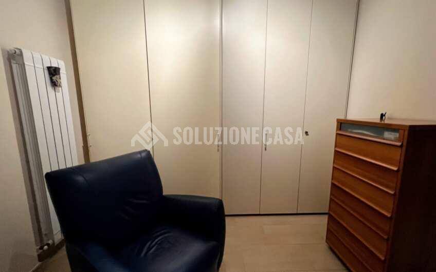 SC1261 Villa bifamiliare su 3 livelli di recente costruzione con giardino privato