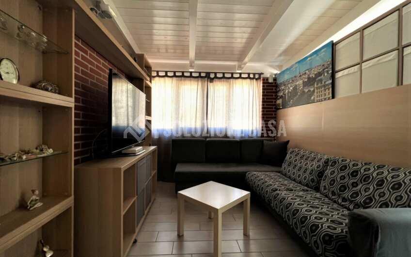 SC1261 Villa bifamiliare su 3 livelli di recente costruzione con giardino privato