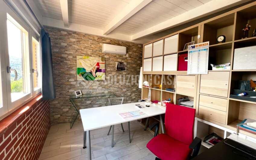 SC1261 Villa bifamiliare su 3 livelli di recente costruzione con giardino privato