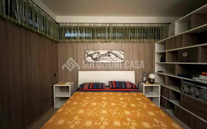 SC1261 Villa bifamiliare su 3 livelli di recente costruzione con giardino privato
