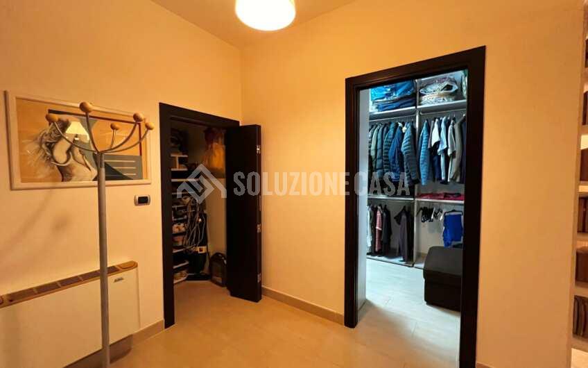 SC1261 Villa bifamiliare su 3 livelli di recente costruzione con giardino privato