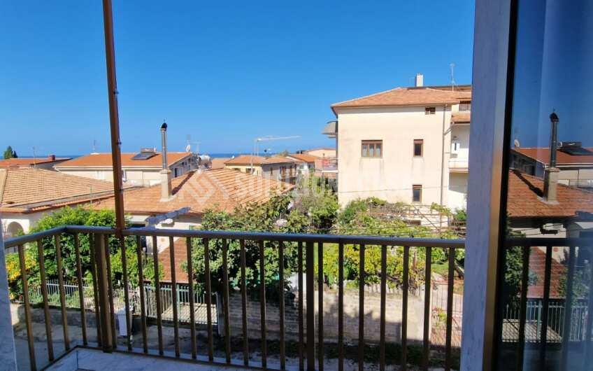 SC1255 Appartamento con spazio esterno e vista mare a Santa Maria di Castellabate