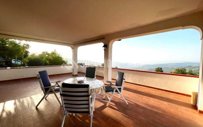 SC1258 Stupenda villa vista mare a Laureana Cilento
