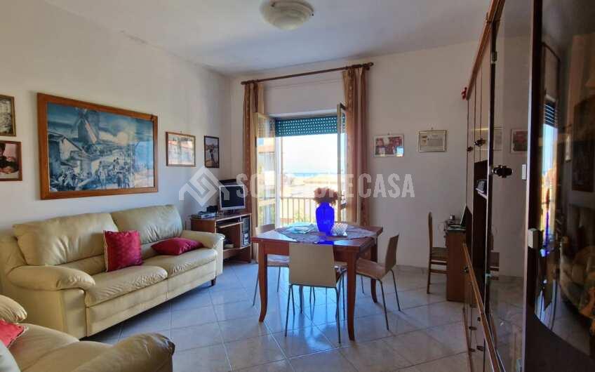 SC1255 Appartamento con spazio esterno e vista mare a Santa Maria di Castellabate