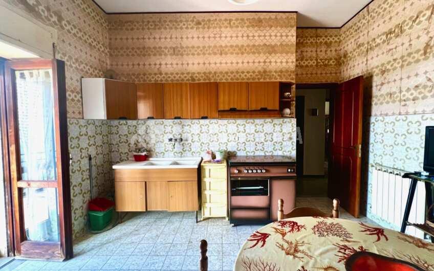 SC1264 Appartamento con ingresso indipendente e terrazzo ad Ogliastro Cilento