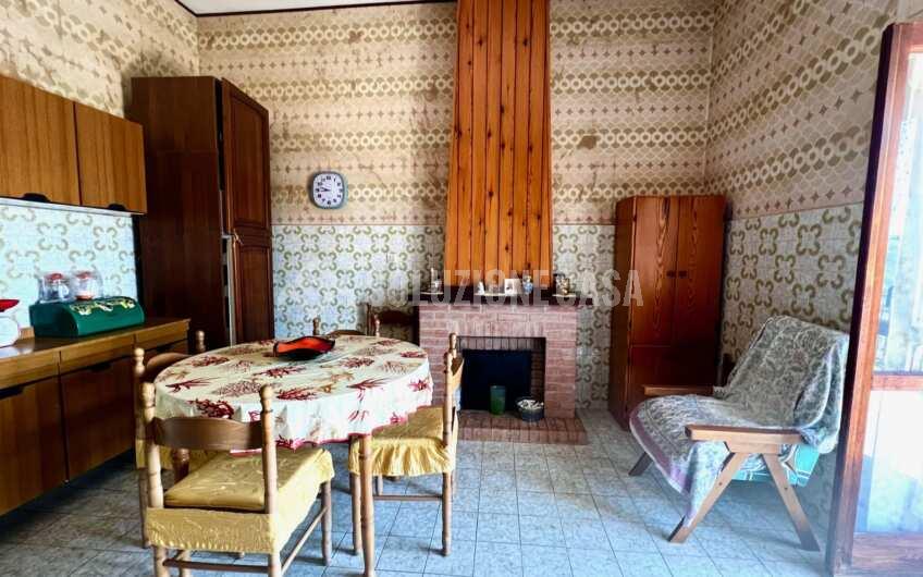 SC1264 Appartamento con ingresso indipendente e terrazzo ad Ogliastro Cilento
