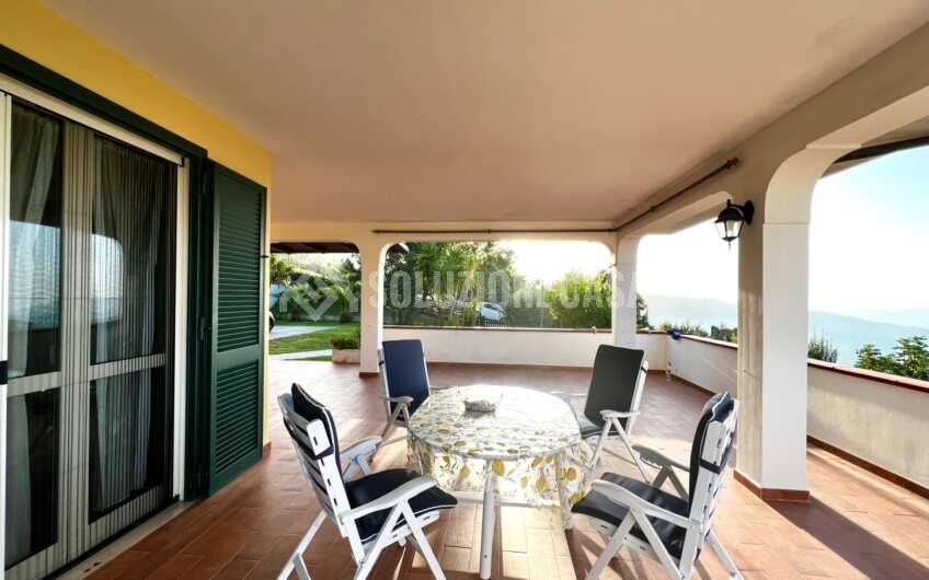 SC1258 Stupenda villa vista mare a Laureana Cilento