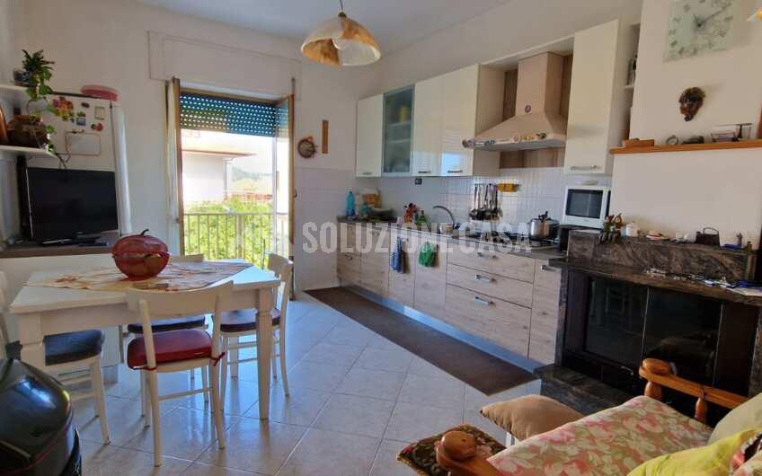 SC1255 Appartamento con spazio esterno e vista mare a Santa Maria di Castellabate