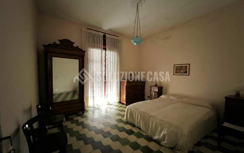 SC1266 Fabbricato con corte esterna a Torchiara località Sant’Antuono