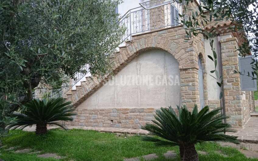 FT10 Appartamento in villa bifamiliare a Santa Maria di Castellabate località Alano