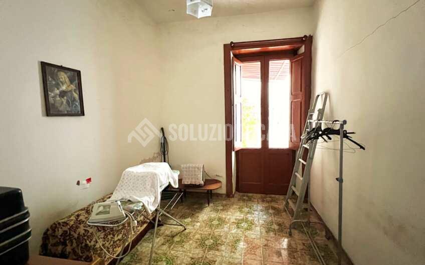 SC1266 Fabbricato con corte esterna a Torchiara località Sant’Antuono
