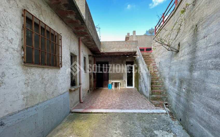 SC1266 Fabbricato con corte esterna a Torchiara località Sant’Antuono