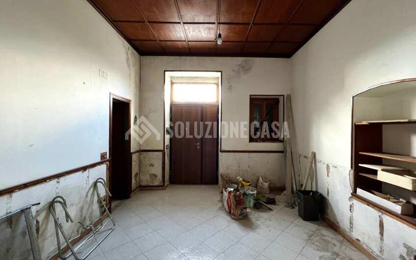 SC1266 Fabbricato con corte esterna a Torchiara località Sant’Antuono