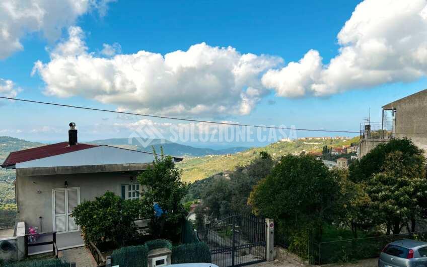 SC1266 Fabbricato con corte esterna a Torchiara località Sant’Antuono