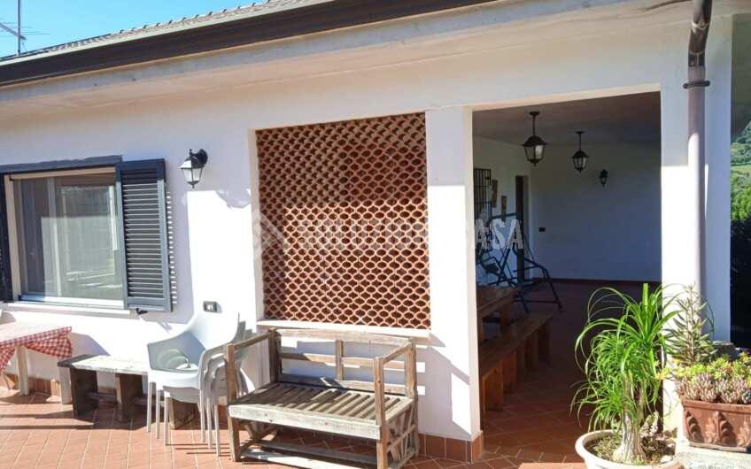 SC1267 Villa su due livelli con ampio giardino in Montecorice località Giungatelle