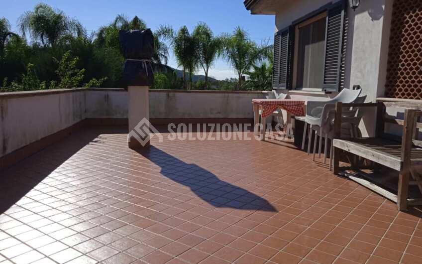 SC1267 Villa su due livelli con ampio giardino in Montecorice località Giungatelle
