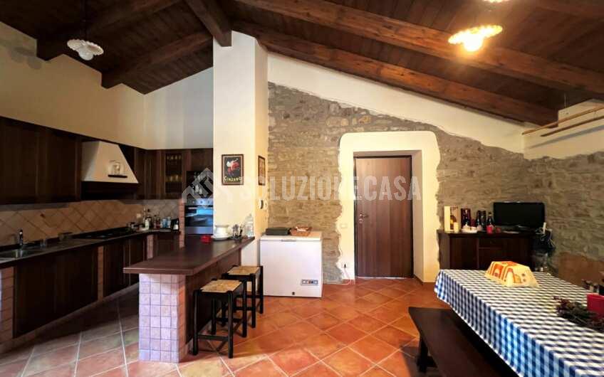 SC1270 Panoramico Casale in pietra con dependance di recente costruzione a Prignano Cilento