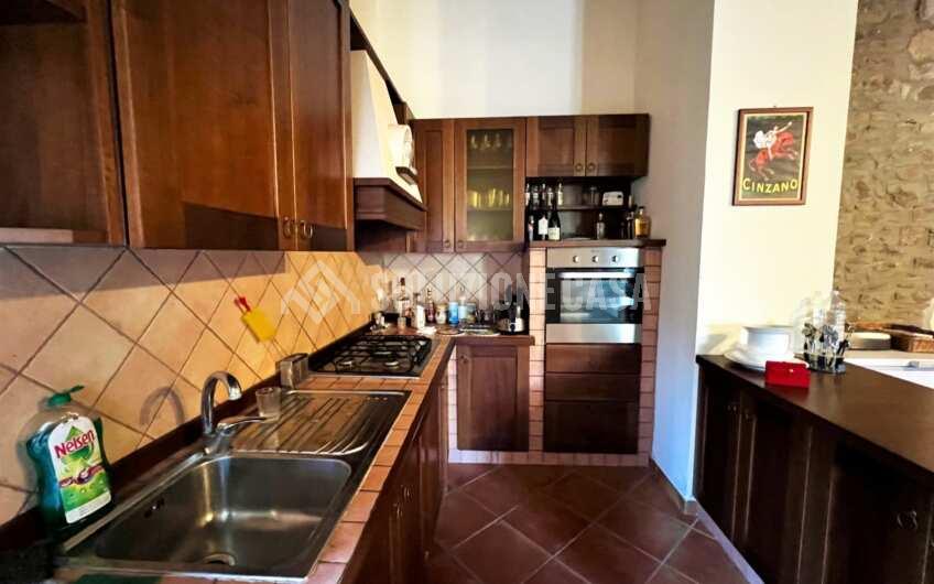 SC1270 Panoramico Casale in pietra con dependance di recente costruzione a Prignano Cilento