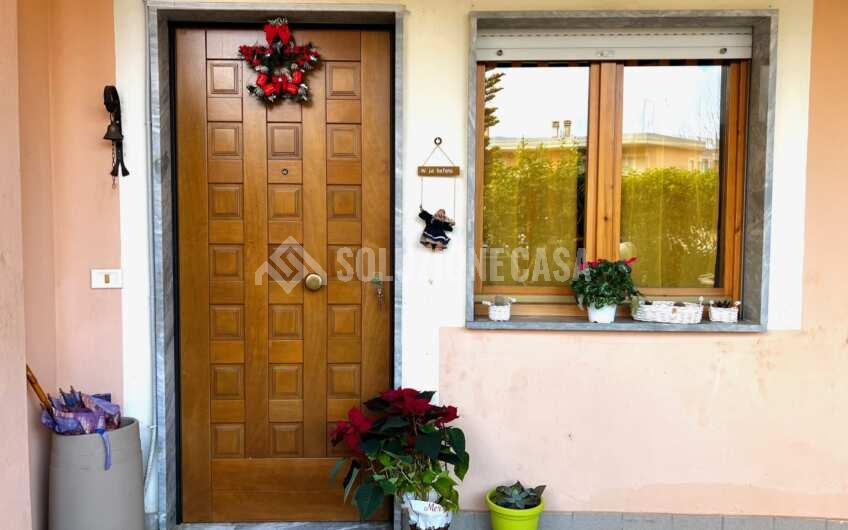 SC1271 Appartamento con giardino e posto auto zona Mattine Agropoli