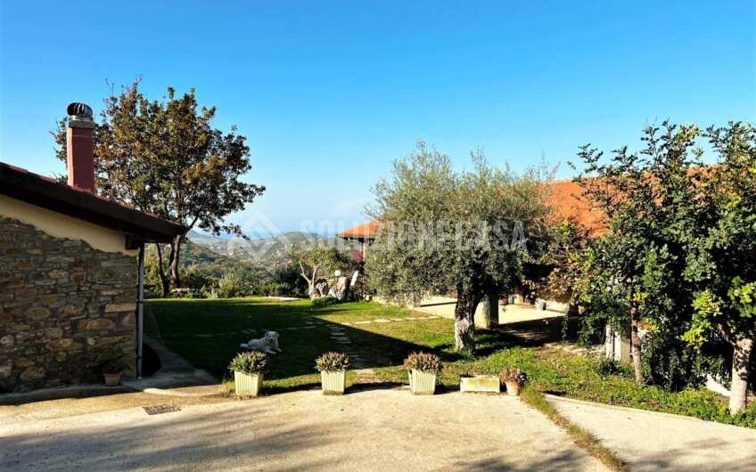 SC1270 Panoramico Casale in pietra con dependance di recente costruzione a Prignano Cilento
