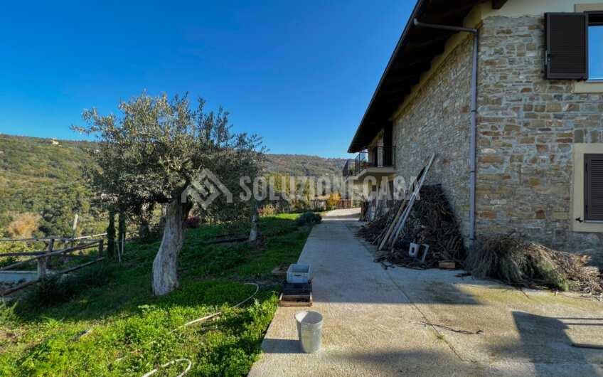SC1270 Panoramico Casale in pietra con dependance di recente costruzione a Prignano Cilento