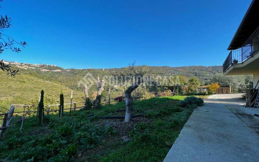 SC1270 Panoramico Casale in pietra con dependance di recente costruzione a Prignano Cilento