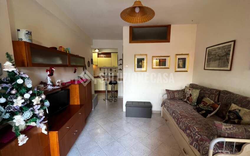 SC1271 Appartamento con giardino e posto auto zona Mattine Agropoli
