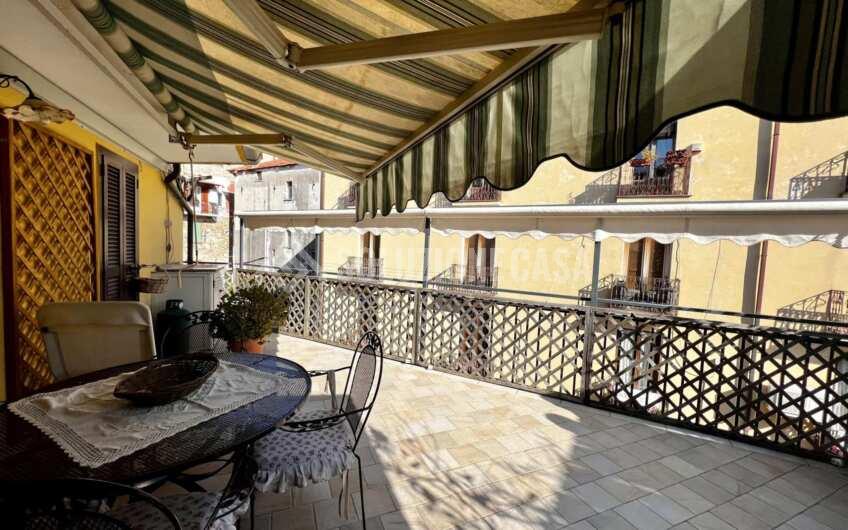 SC1274 Appartamento con stupendo terrazzo presso il porto e il centro storico di Agropoli