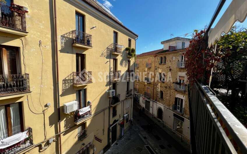 SC1274 Appartamento con stupendo terrazzo presso il porto e il centro storico di Agropoli