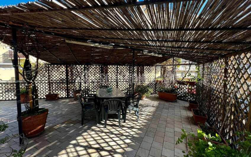 SC1274 Appartamento con stupendo terrazzo presso il porto e il centro storico di Agropoli