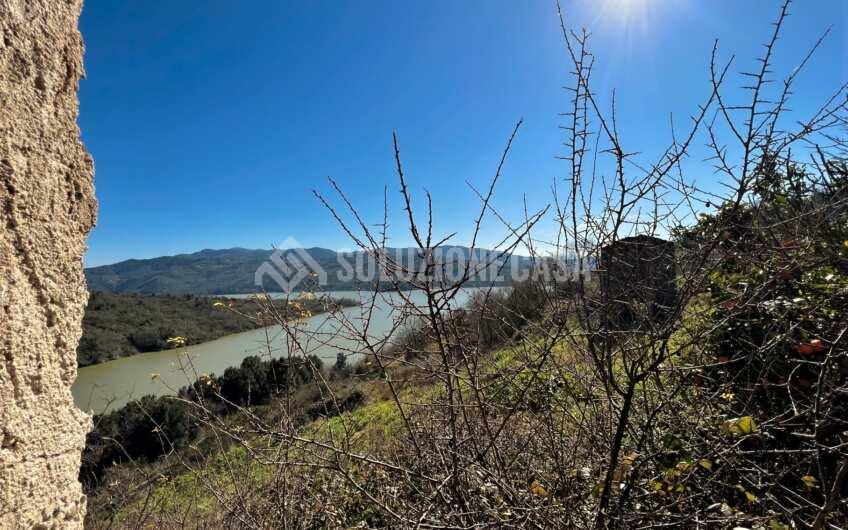 SC1276 Rudere in pietra con vista panoramica sulla diga dell’Alento, Prignano C.to