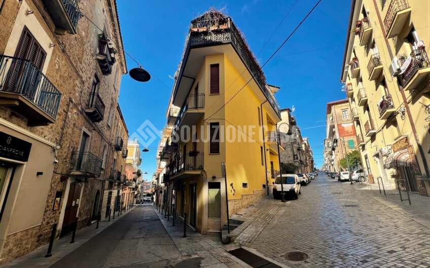 SC1274 Appartamento con stupendo terrazzo presso il porto e il centro storico di Agropoli
