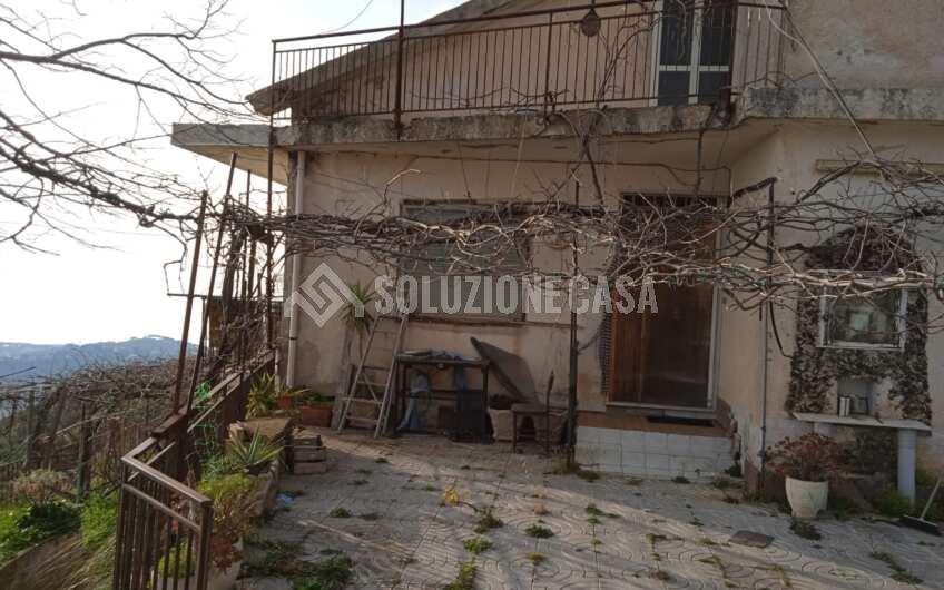 SC1277 Villa con vista mare e giardino a Castellabate
