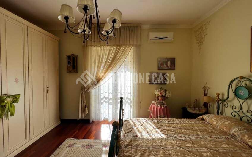 SC1274 Appartamento con stupendo terrazzo presso il porto e il centro storico di Agropoli
