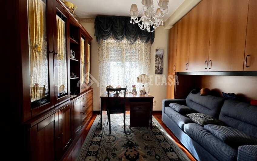 SC1274 Appartamento con stupendo terrazzo presso il porto e il centro storico di Agropoli