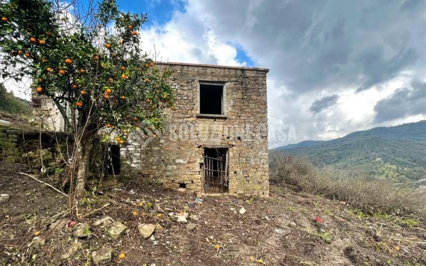 SC1276 Rudere in pietra con vista panoramica sulla diga dell’Alento, Prignano C.to