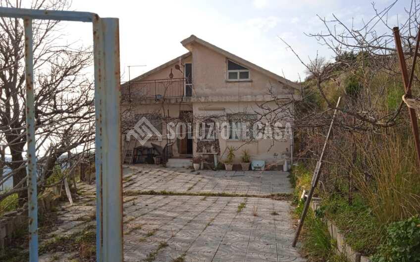 SC1277 Villa con vista mare e giardino a Castellabate