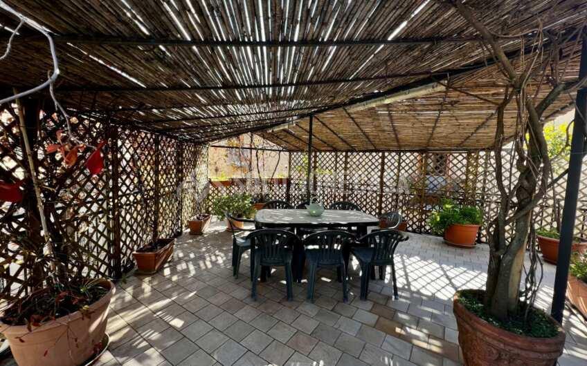 SC1274 Appartamento con stupendo terrazzo presso il porto e il centro storico di Agropoli