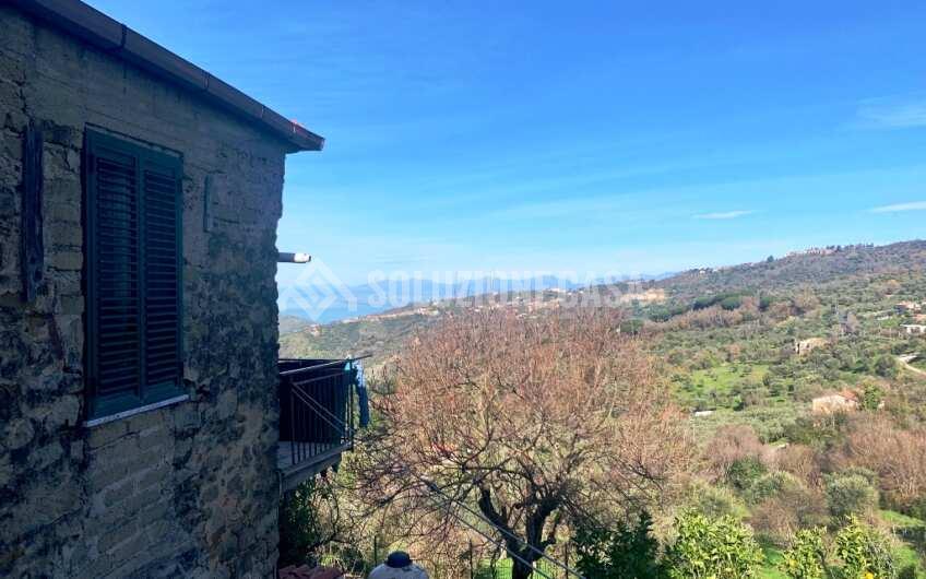 SC1180 Appartamento panoramico ristrutturato di recente nel borgo di Vatolla a Perdifumo