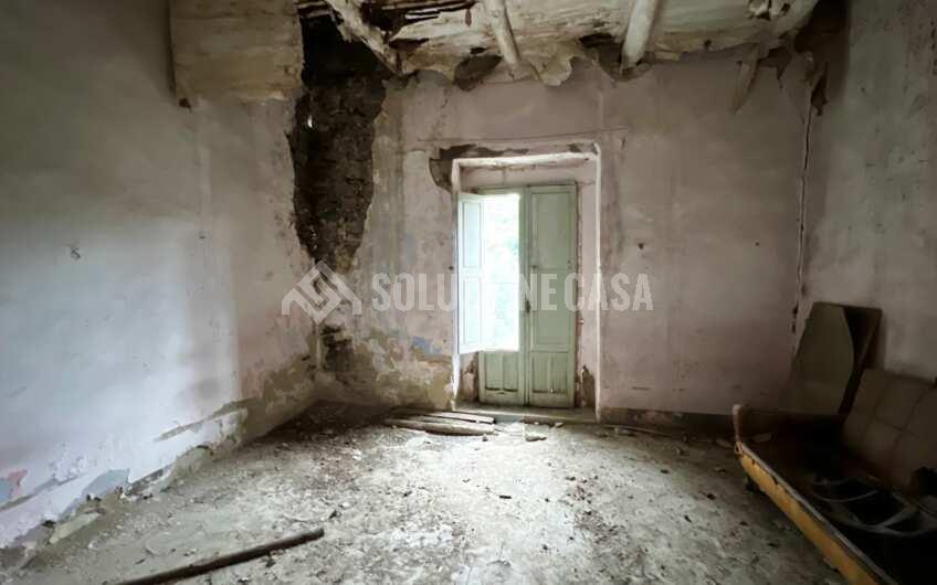 SC1284 Casale affiancato sviluppato su 2 livelli con giardino a Rutino Scalo