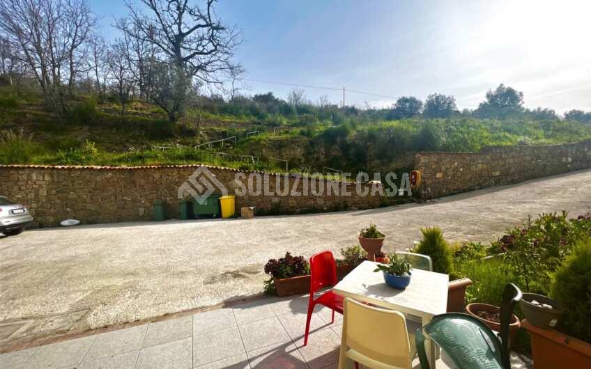 SC1282 Struttura b&b e ristorante con giardino in vendita a Prignano Cilento