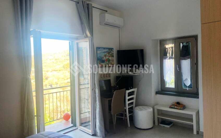 SC1180 Appartamento panoramico ristrutturato di recente nel borgo di Vatolla a Perdifumo