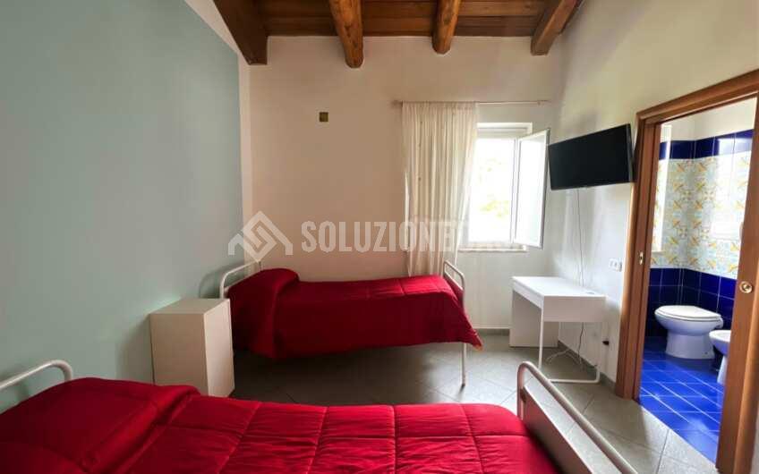 SC1282 Struttura b&b e ristorante con giardino in vendita a Prignano Cilento