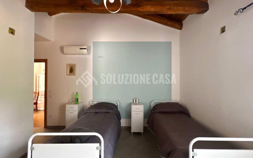SC1282 Struttura b&b e ristorante con giardino in vendita a Prignano Cilento