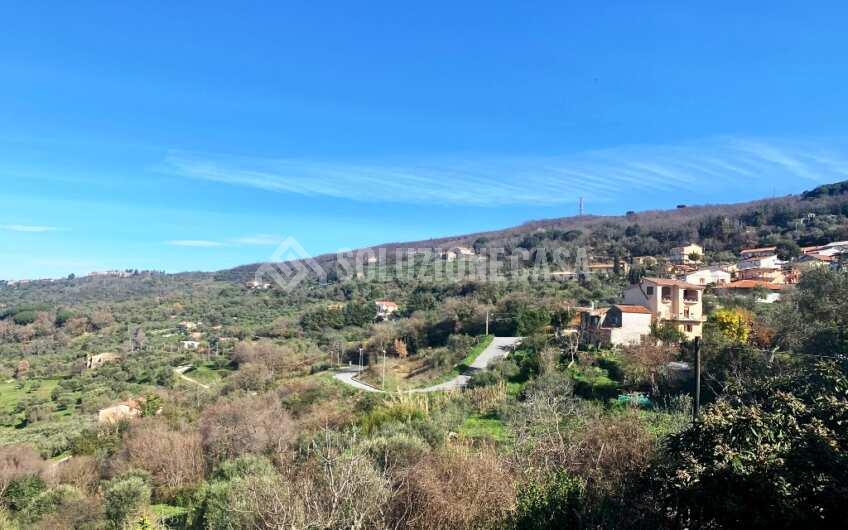 SC1180 Appartamento panoramico ristrutturato di recente nel borgo di Vatolla a Perdifumo