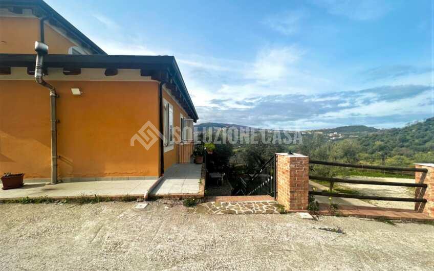 SC1282 Struttura b&b e ristorante con giardino in vendita a Prignano Cilento