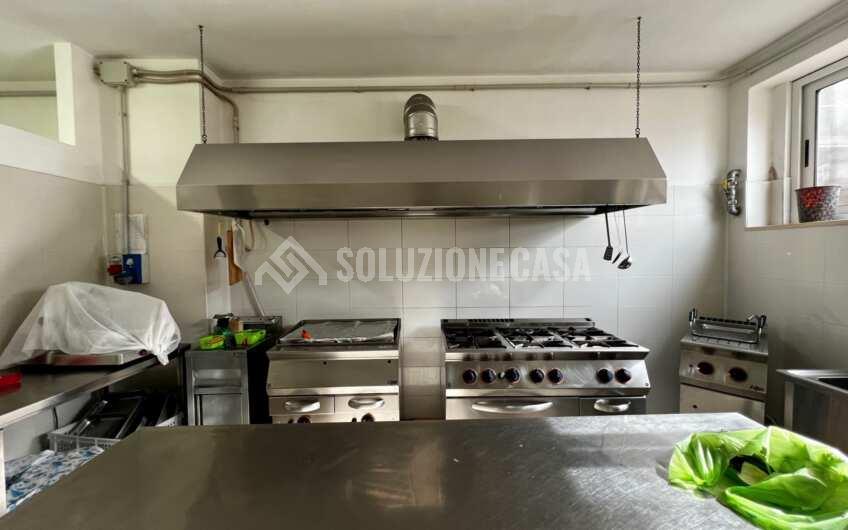 SC1282 Struttura b&b e ristorante con giardino in vendita a Prignano Cilento
