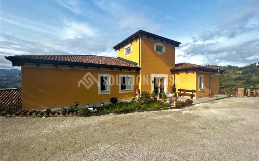 SC1282 Struttura b&b e ristorante con giardino in vendita a Prignano Cilento